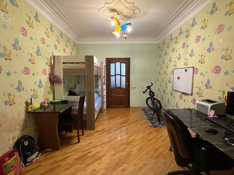4 otaqlı köhnə tikili - Şah İsmayıl Xətai m. - 112 m²