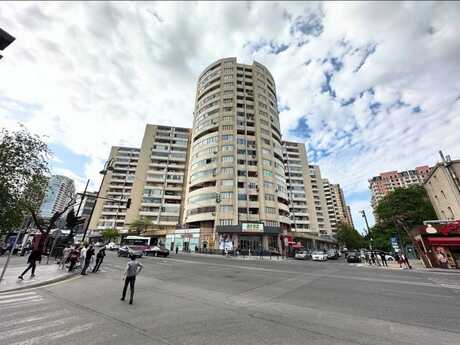 Elan №6109861 - Bakı, Elmlər Akademiyası m., 4 otaqlı, 200 m², 13/17 mərtəbə