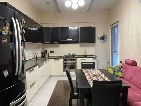 4 otaqlı yeni tikili - 28 May m. - 178 m²