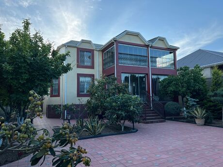 4 otaqlı həyət evi/bağ evi - Buzovna q. - 200 m²