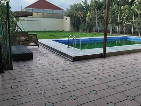 4 otaqlı həyət evi/bağ evi - Buzovna q. - 200 m²