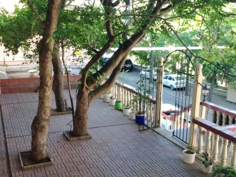 10 otaqlı həyət evi/bağ evi - Bayıl q. - 600 m²