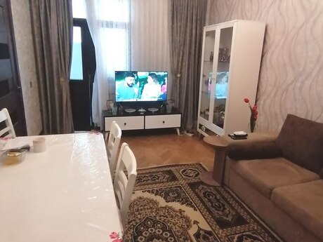 3 otaqlı köhnə tikili - 7-ci mikrorayon q. - 50 m²