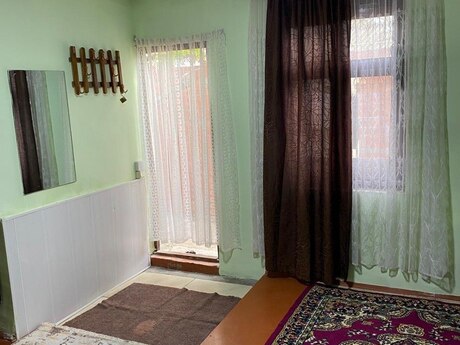 1 otaqlı həyət evi/bağ evi - Keşlə q. - 20 m²