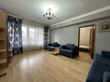 3 otaqlı köhnə tikili - 28 May m. - 80 m²