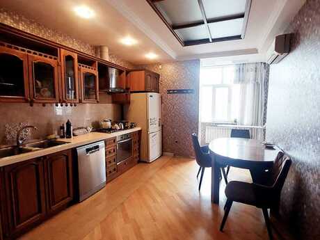 4 otaqlı yeni tikili - Nəsimi r. - 165 m²