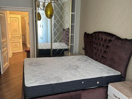 2 otaqlı yeni tikili - İnşaatçılar m. - 90 m²