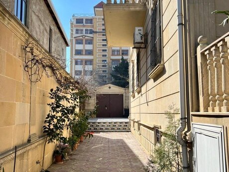 9-комн. дом/дача - м. Насими - 320 м²