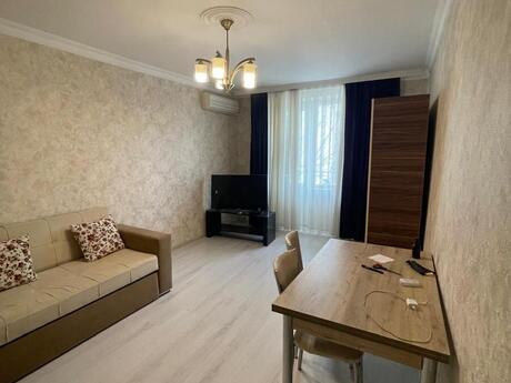 1-комн. вторичка - м. Элмляр Академиясы - 36 м²