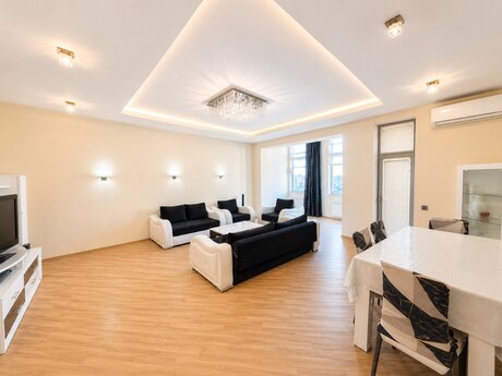4-комн. новостройка - м. Низами - 215 м²