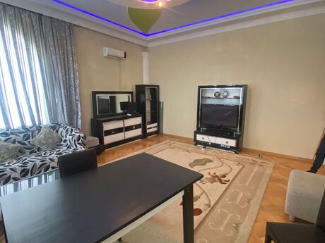 6 otaqlı həyət evi/bağ evi - Badamdar q. - 350 m²