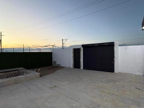 4 otaqlı həyət evi/bağ evi - Şüvəlan q. - 135 m²