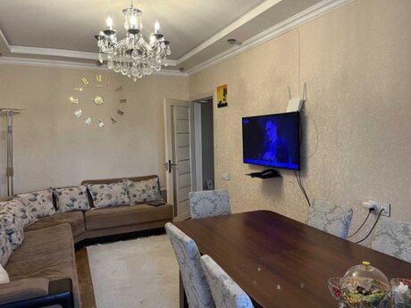 3 otaqlı köhnə tikili - Yeni Günəşli q. - 65 m²