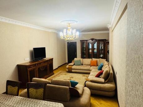 3 otaqlı yeni tikili - Badamdar q. - 140 m²