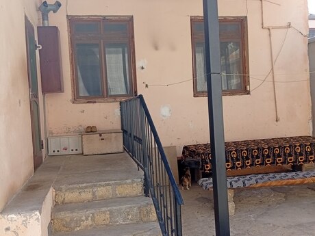 3 otaqlı həyət evi/bağ evi - İnşaatçılar m. - 78 m²