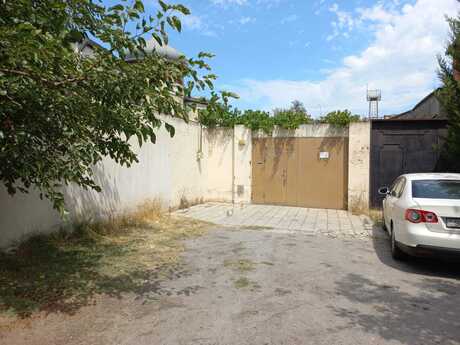 8 otaqlı həyət evi/bağ evi - Suraxanı r. - 350 m²