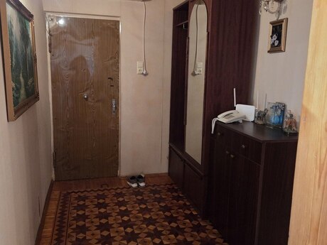 4 otaqlı köhnə tikili - 9-cu mikrorayon q. - 100 m²
