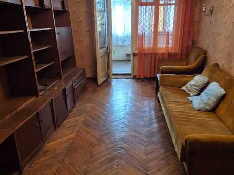 3 otaqlı köhnə tikili - Elmlər Akademiyası m. - 75 m²