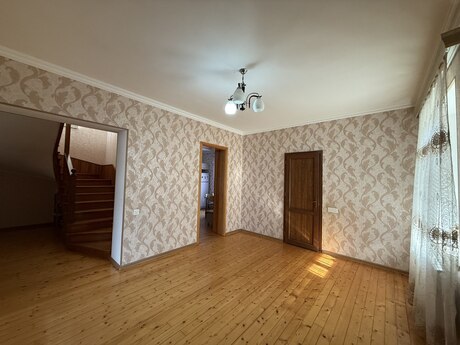 5 otaqlı həyət evi/bağ evi - Badamdar q. - 300 m²
