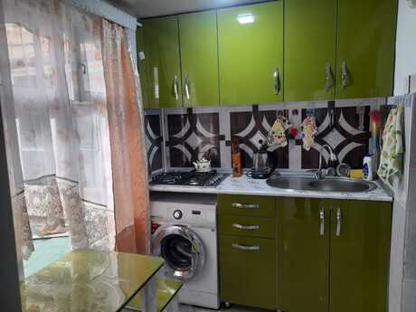 3 otaqlı həyət evi/bağ evi - Yeni Yasamal q. - 70 m²