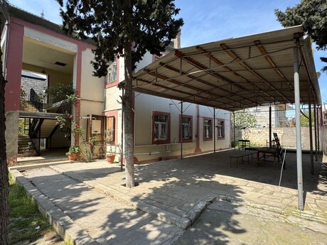 Həyət evi/Bağ evi - Xətai r. - 300 m²