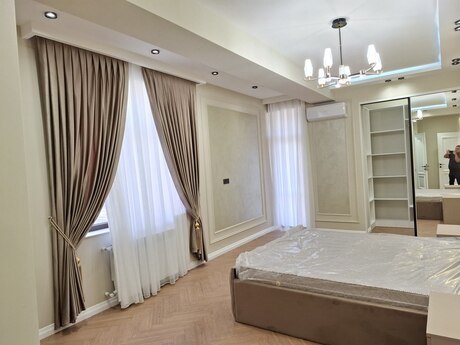 4 otaqlı yeni tikili - 8 Noyabr m. - 140 m²