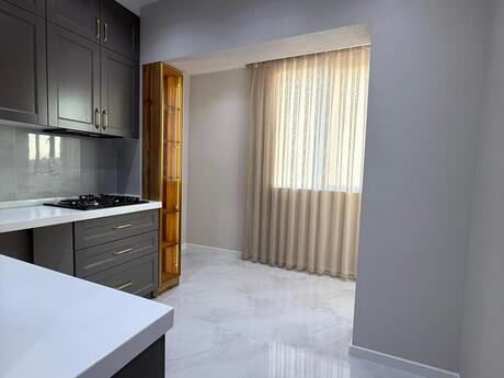 4 otaqlı köhnə tikili - Bakıxanov q. - 100 m²
