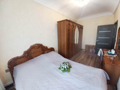 4 otaqlı köhnə tikili - Azadlıq Prospekti m. - 90 m²
