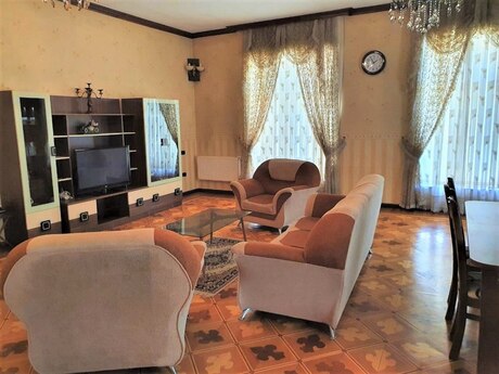 4 otaqlı yeni tikili - Nizami m. - 200 m²