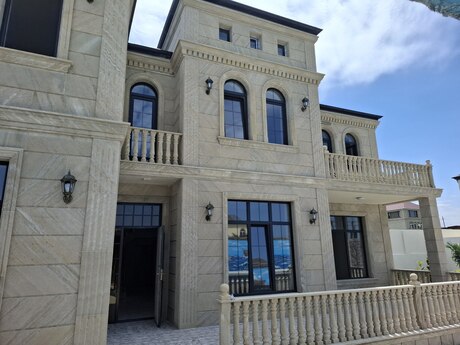 7 otaqlı həyət evi/bağ evi - Novxanı q. - 260 m²