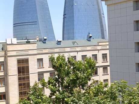 3 otaqlı köhnə tikili - İçəri Şəhər m. - 100 m²