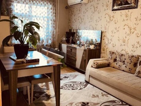 2 otaqlı köhnə tikili - Yeni Günəşli q. - 65 m²