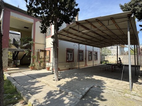 8 otaqlı həyət evi/bağ evi - Həzi Aslanov m. - 300 m²