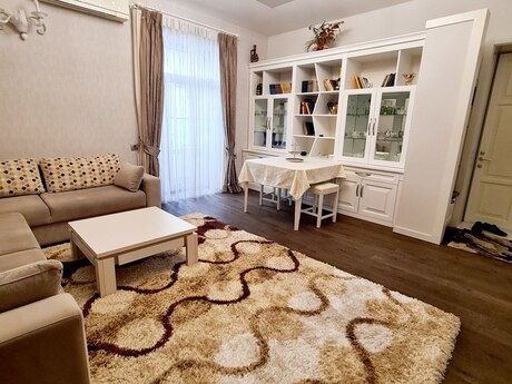 2 otaqlı köhnə tikili - Nəriman Nərimanov m. - 60 m²