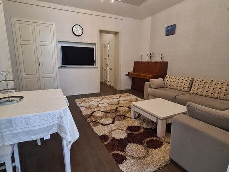 2 otaqlı köhnə tikili - Nəriman Nərimanov m. - 60 m²