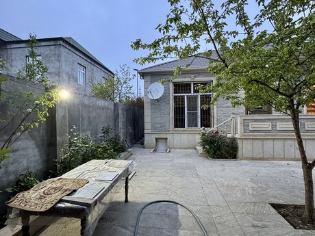 4 otaqlı həyət evi/bağ evi - Buzovna q. - 110 m²