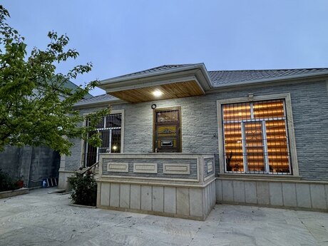 4 otaqlı həyət evi/bağ evi - Buzovna q. - 110 m²