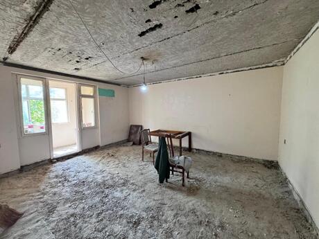 2 otaqlı köhnə tikili - 8-ci mikrorayon q. - 48 m²
