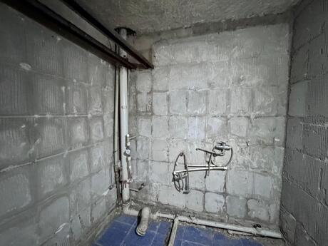 2 otaqlı köhnə tikili - 8-ci mikrorayon q. - 48 m²