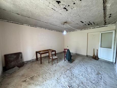 2 otaqlı köhnə tikili - 8-ci mikrorayon q. - 48 m²