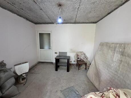 2 otaqlı köhnə tikili - 8-ci mikrorayon q. - 48 m²