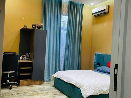 5 otaqlı həyət evi/bağ evi - Mərdəkan q. - 130 m²