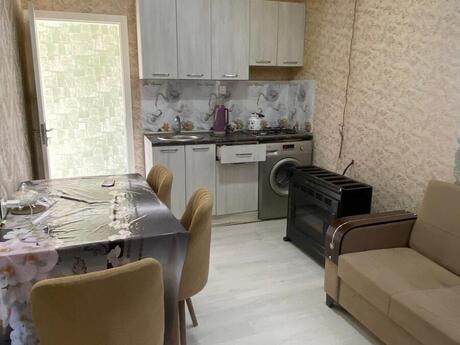 2 otaqlı həyət evi/bağ evi - Biləcəri q. - 42 m²