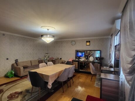 4 otaqlı köhnə tikili - Gəncə - 74 m²