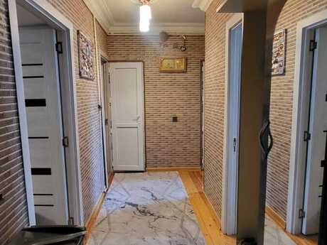 4 otaqlı köhnə tikili - Gəncə - 74 m²