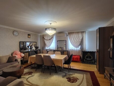 4 otaqlı köhnə tikili - Gəncə - 74 m²