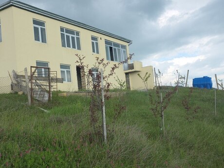 6 otaqlı həyət evi/bağ evi - Şamaxı - 120 m²