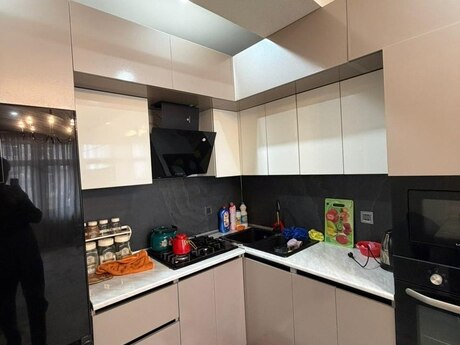 2 otaqlı yeni tikili - İnşaatçılar m. - 100 m²