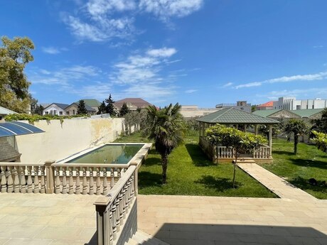 7 otaqlı həyət evi/bağ evi - Mərdəkan q. - 350 m²