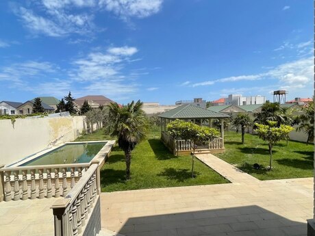 7 otaqlı həyət evi/bağ evi - Mərdəkan q. - 350 m²